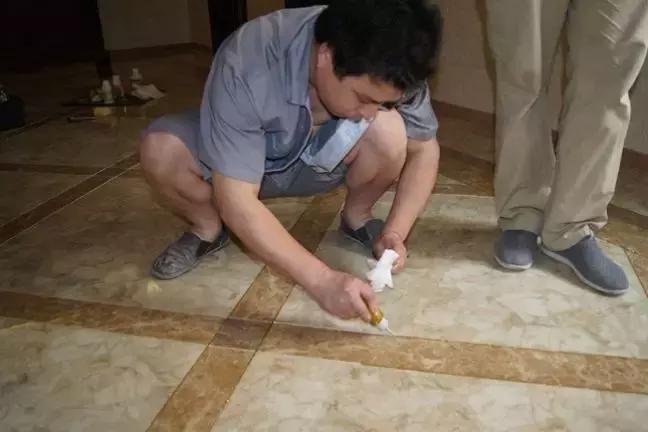 1200*600瓷砖客厅墙铺贴法效果图,正确贴瓷砖的方法