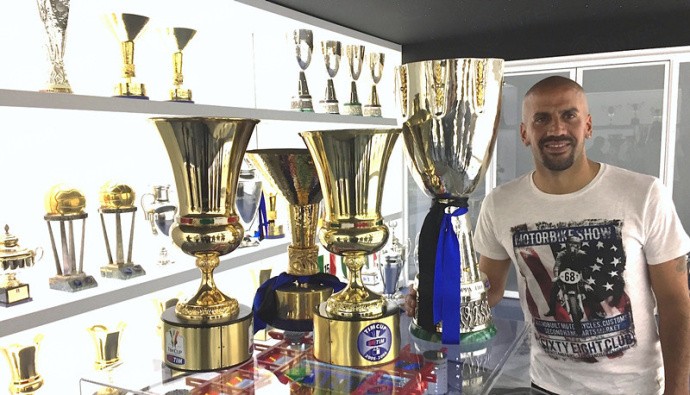 阿根廷代言人,白巫师球星