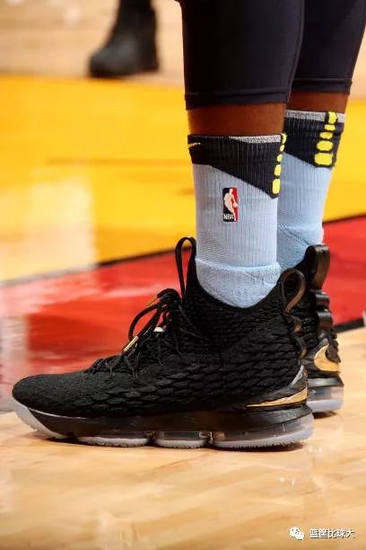 库里中国赛2017深圳出场仪式,2020库里nba入场秀