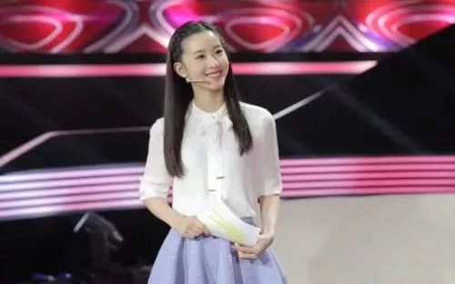 章泽天谈年轻富豪,28岁身价千亿的章泽天