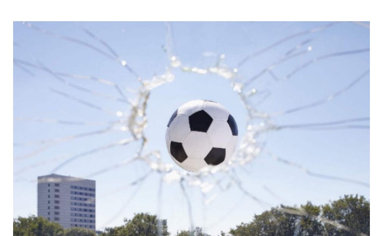 被飞来的足球砸中头部会不会有事,被时速100的足球砸到会怎么样