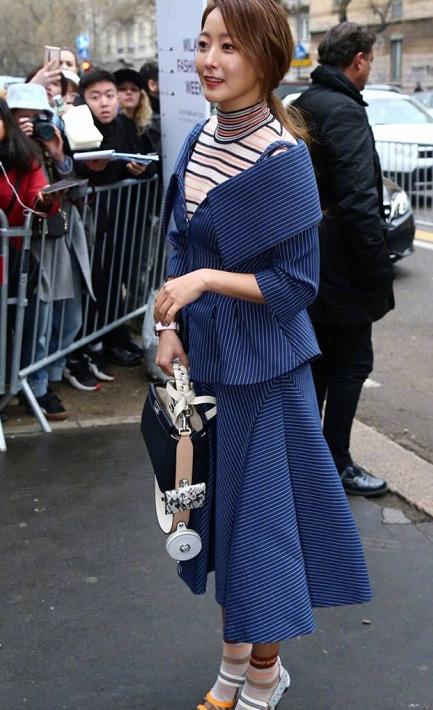 古力娜扎金喜善同框 (古力娜扎撞衫金喜善谁更美)