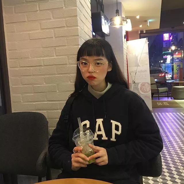 想骚还能买得起，开学这么穿让你成功撩到学妹哦