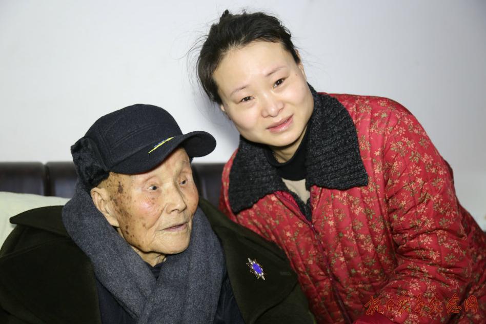 抗战老兵钟开荣,抗战老兵李炳坤