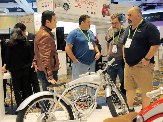 大黑牛李晨最喜欢骑的是它，集颜值和科技于一身的门罗Munro2.0