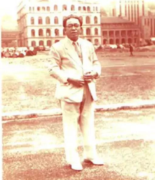 他生于福建，发迹于星马，成就于港台，创办了居家良品白花油！