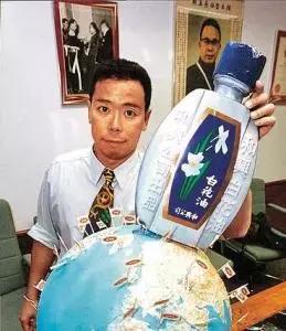 他生于福建，发迹于星马，成就于港台，创办了居家良品白花油！