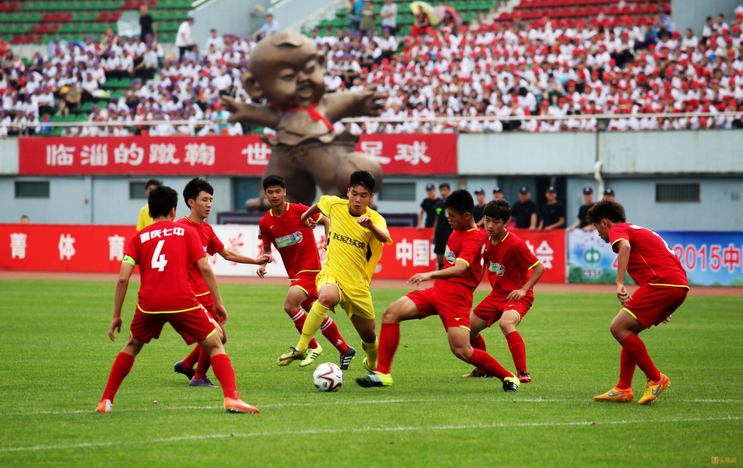 搞校队、拼成绩、校园足球或误入歧途