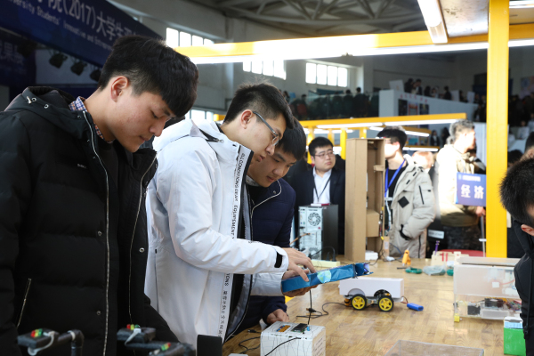 大学生3d打印创意大赛,创客机器人大赛寓教于乐精彩纷呈