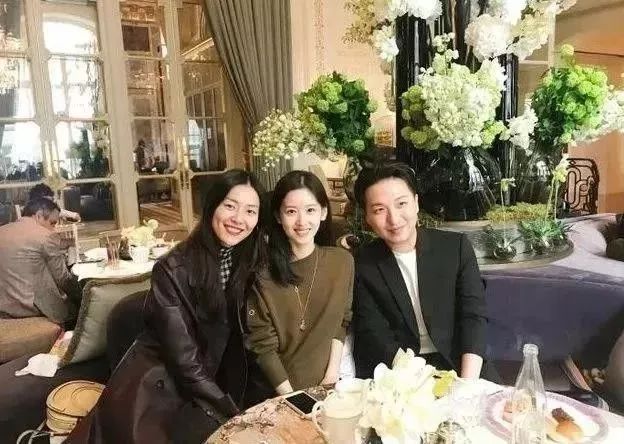 章泽天谈年轻富豪,28岁身价千亿的章泽天