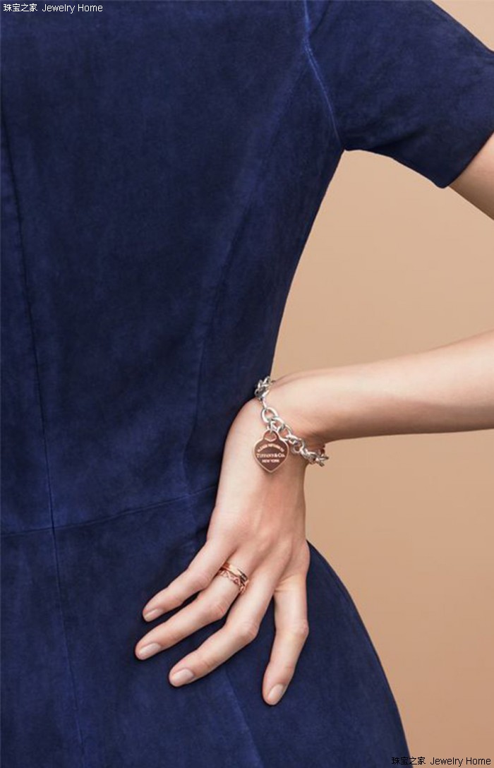 朋友圈如何低调晒奢侈品,珠宝发朋友圈如何巧妙的吸引人