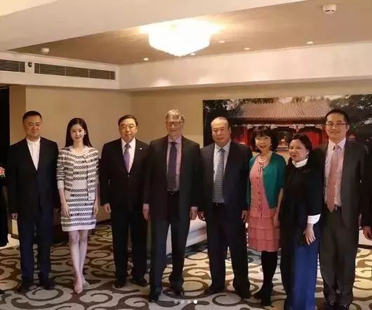 章泽天谈年轻富豪,28岁身价千亿的章泽天