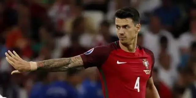 1亿欧大牌加盟，万达入主花样宣，2018赛季大连一方保级有望！