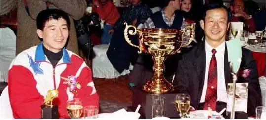 1亿欧大牌加盟，万达入主花样宣，2018赛季大连一方保级有望！