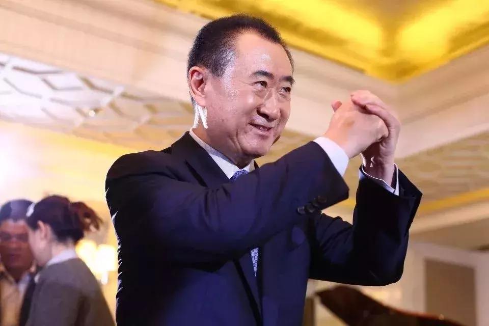 1亿欧大牌加盟，万达入主花样宣，2018赛季大连一方保级有望！