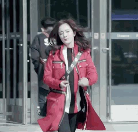 杨幂谈判官穿着,杨幂谈判官服装造型