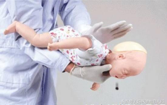 儿童呛到气管急救措施视频,儿童气管呛入异物怎么取出