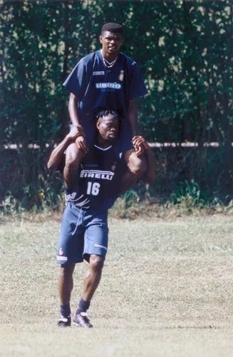 这名国米后卫，他的小辫子是足坛一道风景