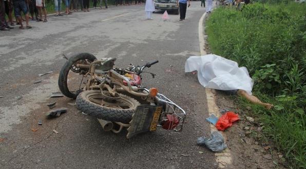 摩托车行驶中跑偏怎么回事,摩托车行驶中为什么后轮会跑偏