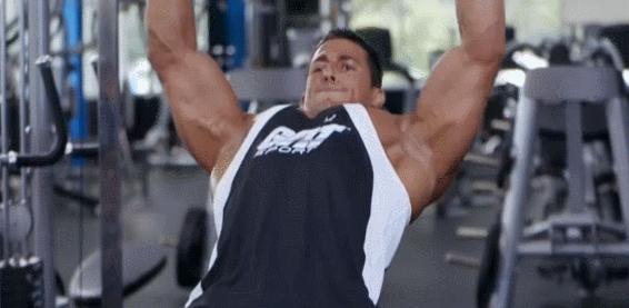 胸肌练多大可以看出胸肌形态,男生胸肌太小怎么练