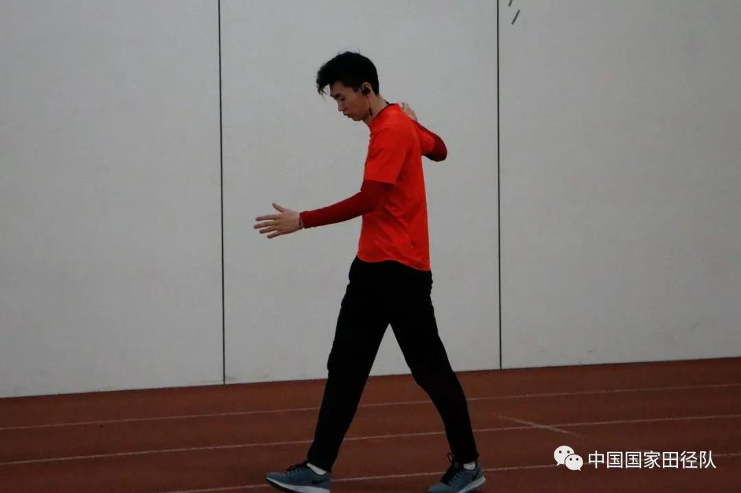 蓄势待发期待明天的比赛,蓄势待发敬请期待