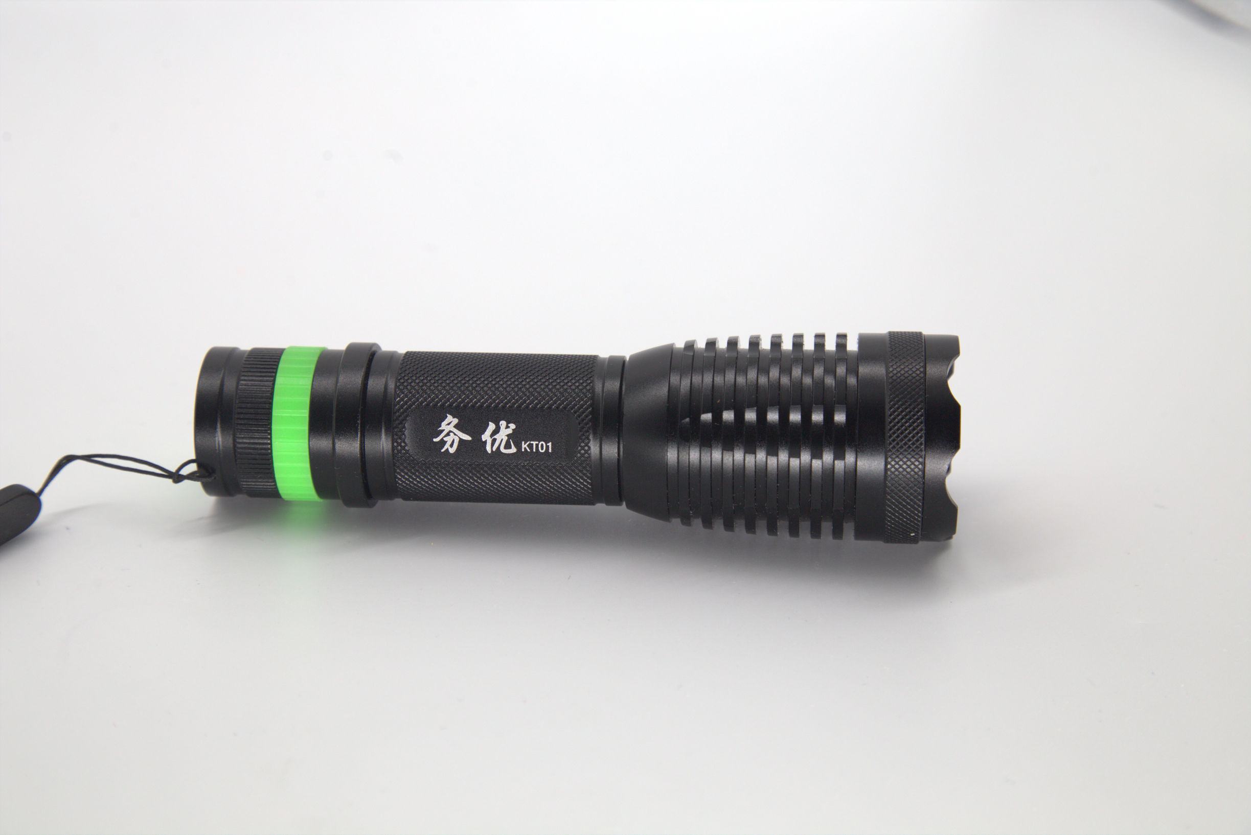 强光手电筒驱动板维修,使用强光手电筒的正确方法