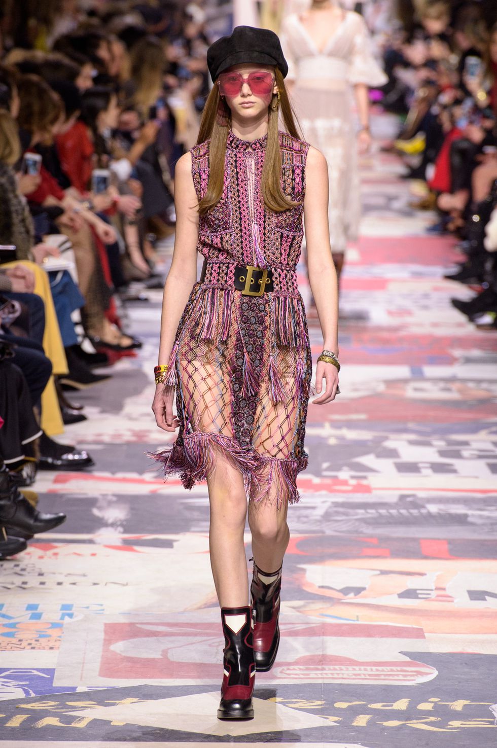 dior成衣秀经典,dior2018秋冬时装复古巴黎郊区