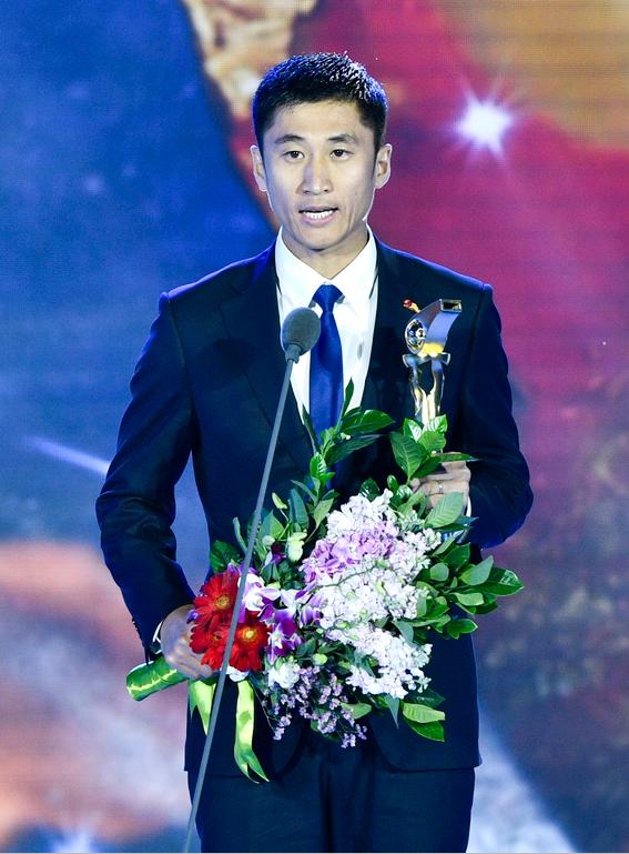 马宁中国足球裁判,中国足球裁判马宁抖音