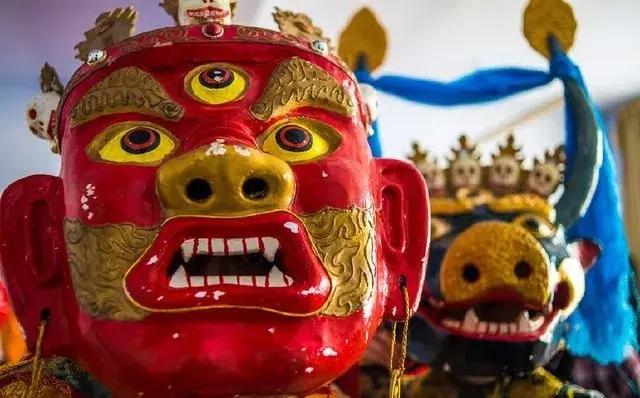每年正月十五，内蒙古草原两千多座寺庙会同时跳这种神秘的祭祀舞