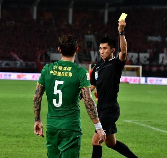 马宁中国足球裁判,中国足球裁判马宁抖音