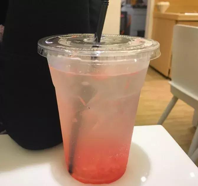 咖啡馆吃麻辣烫,咖啡馆里喝咖啡