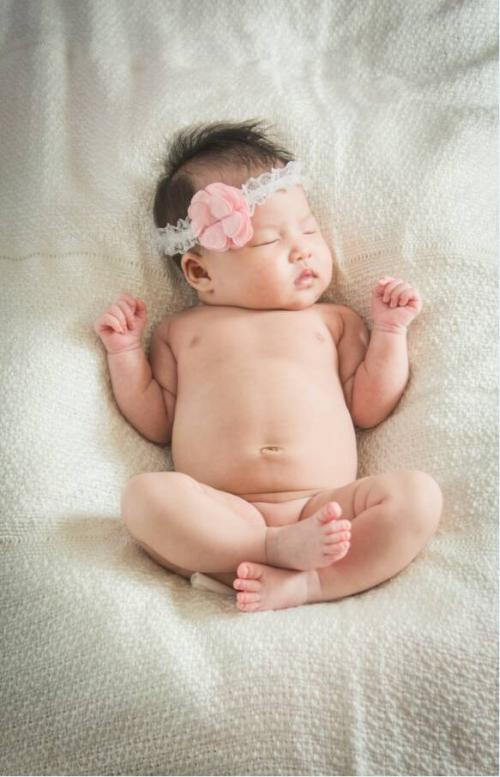 新生儿发育的特点有哪些,新生儿宝宝的生理特点和发育问题