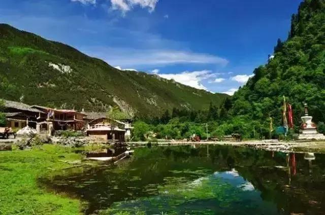 自驾游怎么穿越雪谷,自驾穿越雪地雾凇视频