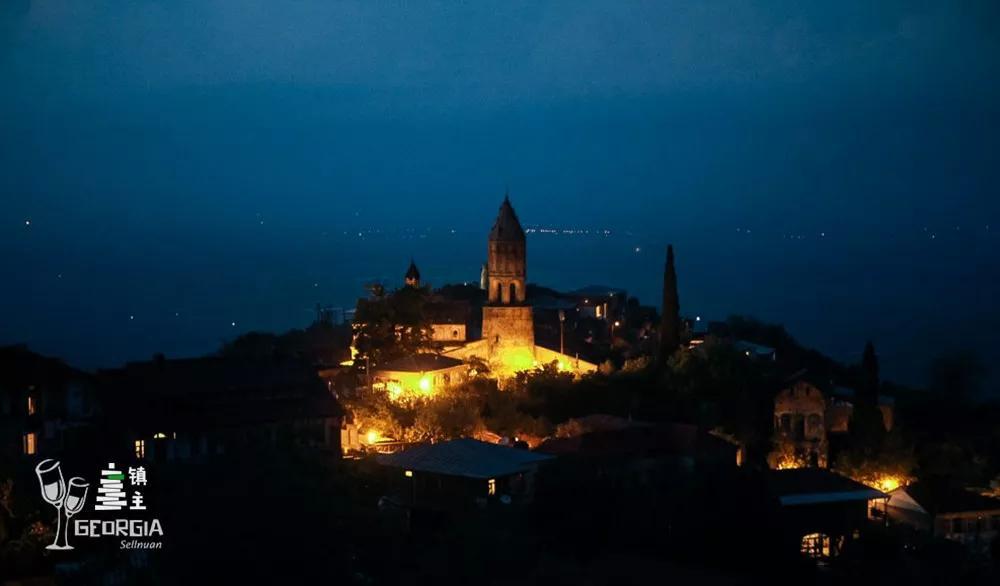 藏在山谷间的红酒小镇,藏在山谷的红酒小镇