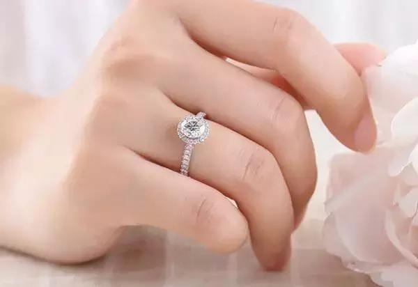 谨慎春季湿气入侵！金饰、钻饰不保养，两个月后成废品