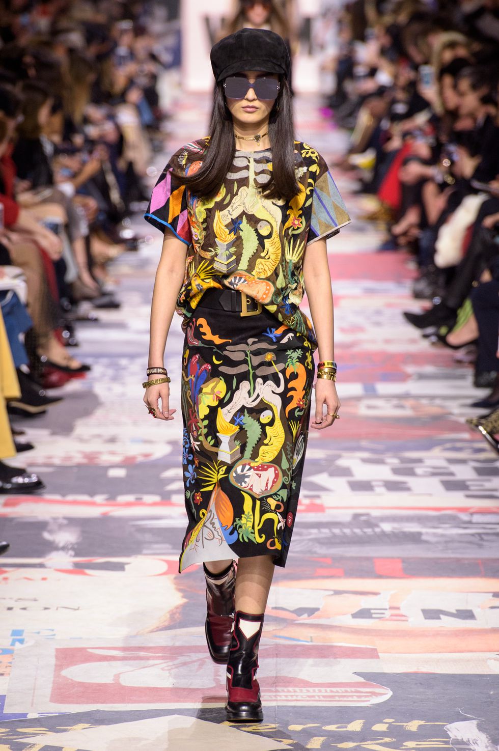 dior成衣秀经典,dior2018秋冬时装复古巴黎郊区