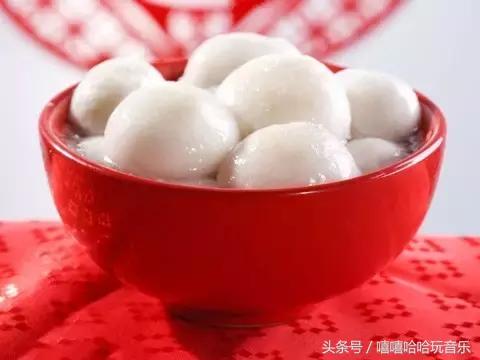 元宵节，送您一碗汤圆，祝生活甜甜蜜蜜！团团圆圆！