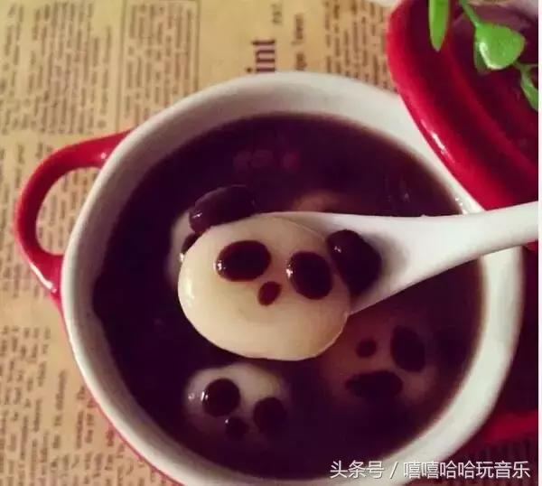 元宵节，送您一碗汤圆，祝生活甜甜蜜蜜！团团圆圆！