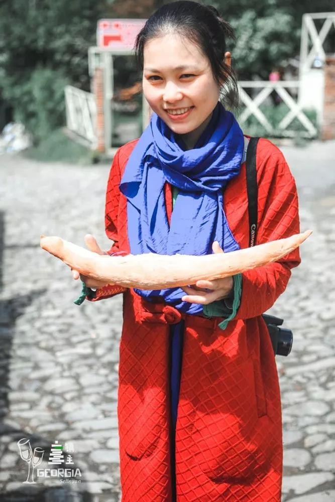 藏在山谷间的红酒小镇,藏在山谷的红酒小镇