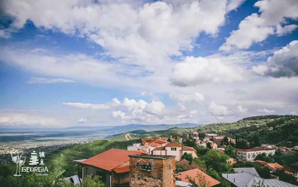 藏在山谷间的红酒小镇,藏在山谷的红酒小镇