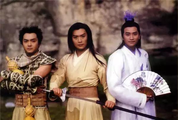 武林外史白飞飞为什么毁朱七七容,武林外史白飞飞被朱七七气得吐血