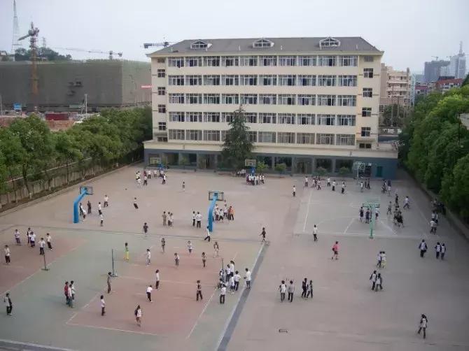 生活在宜昌是怎样一种体验,在宜昌一中读书是怎样的感觉