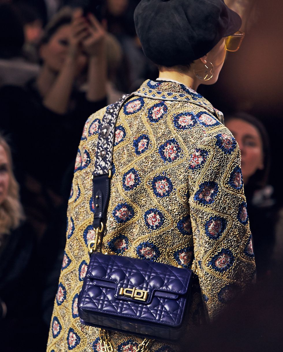 dior成衣秀经典,dior2018秋冬时装复古巴黎郊区