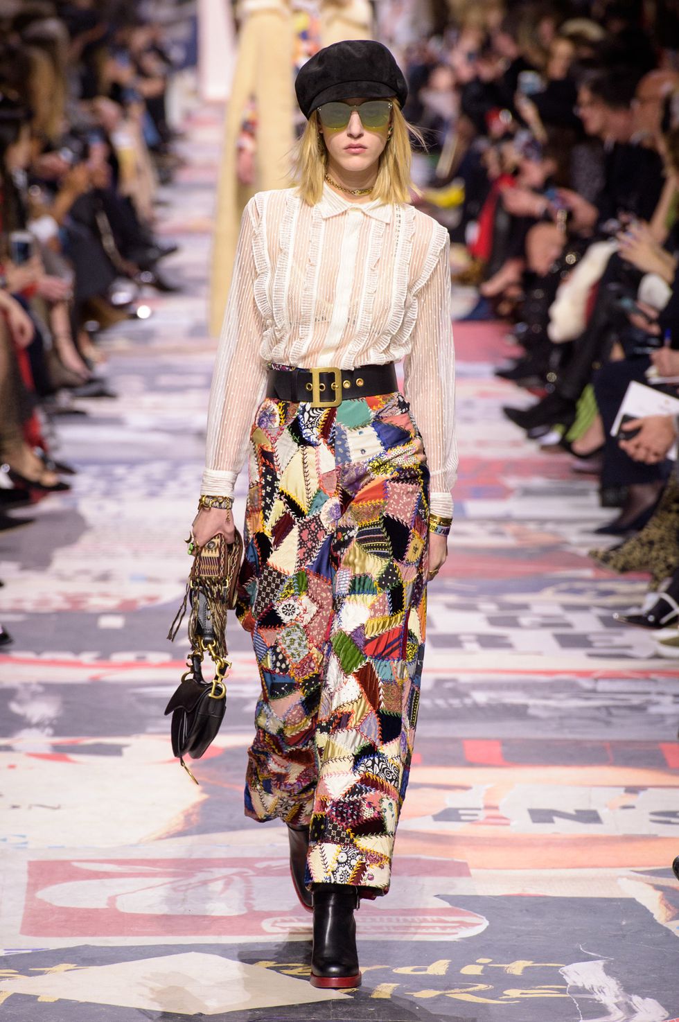 dior成衣秀经典,dior2018秋冬时装复古巴黎郊区