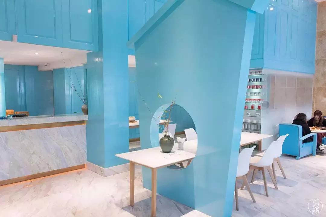 咖啡馆吃麻辣烫,咖啡馆里喝咖啡