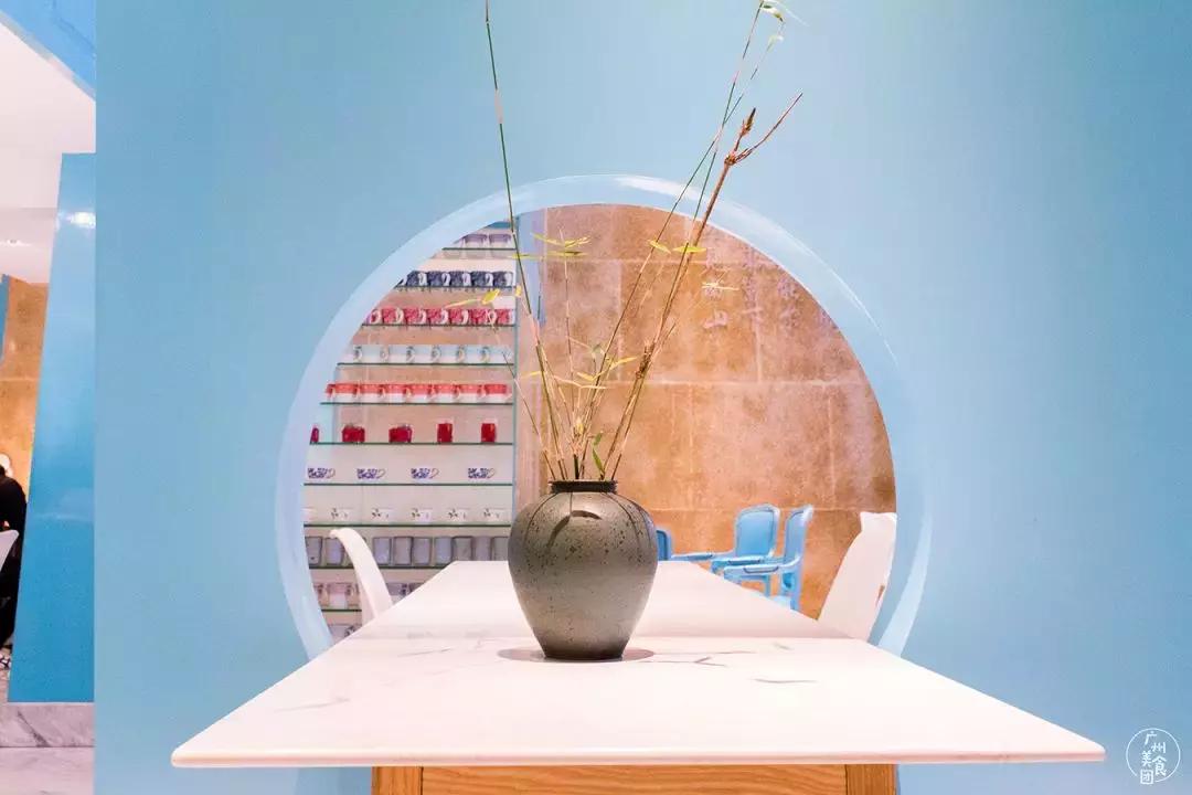 咖啡馆吃麻辣烫,咖啡馆里喝咖啡