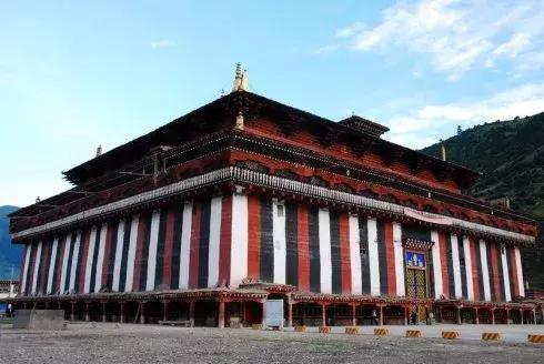 自驾游怎么穿越雪谷,自驾穿越雪地雾凇视频