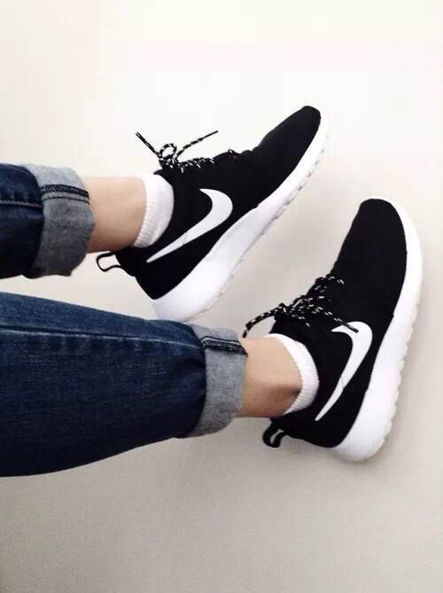 既好看又耐穿的运动鞋,公认好看又脚感好的休闲运动鞋