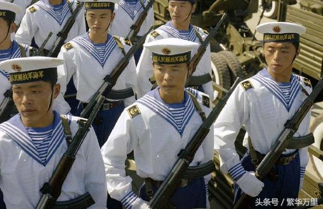 中国海军各个时期军装,海军常服为什么跟陆军的不一样