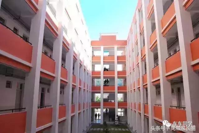 2010年住宿最好的大学,国内最好的985211大学宿舍